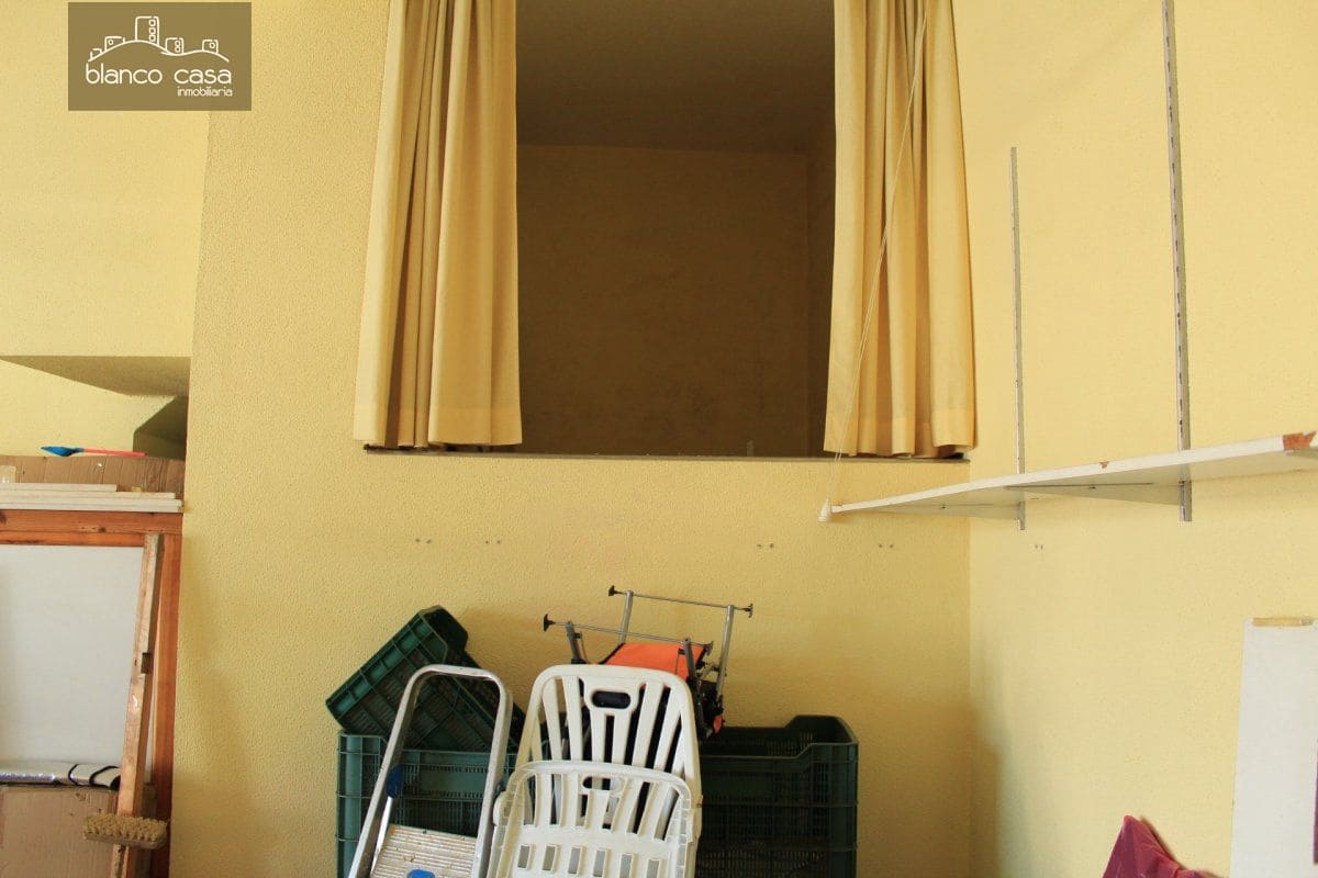 Commercial for rent in Carballo - € 500 (Ref: 9383508)