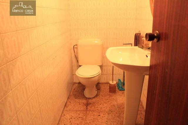 Commercial for rent in Carballo - € 500 (Ref: 9383508)