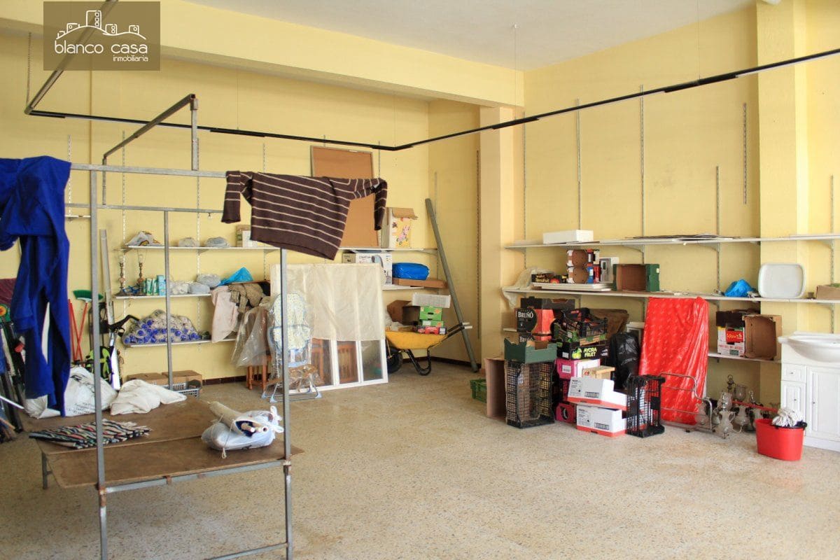 Commercial for rent in Carballo - € 500 (Ref: 9383508)