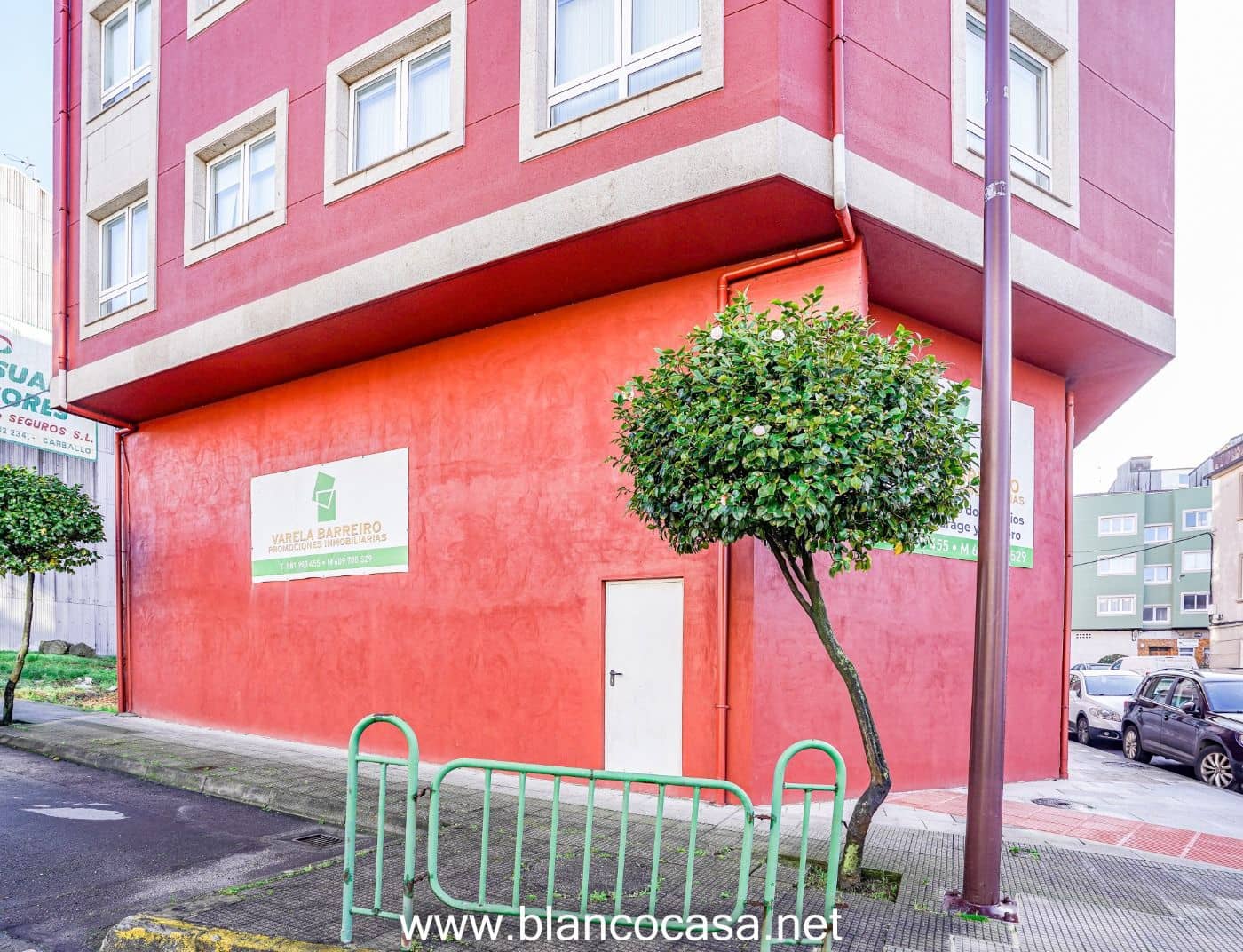 Kommersiell att hyra i Carballo - 450 € (Ref: 9383509)