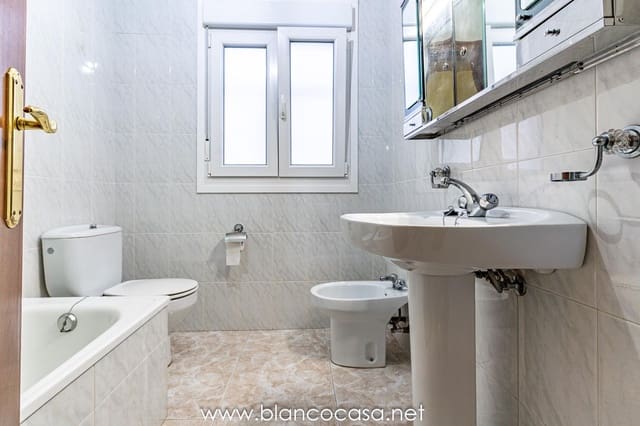 4 Zimmer Wohnung zu verkaufen in Carballo - 119.900 € (Ref: 9388063)