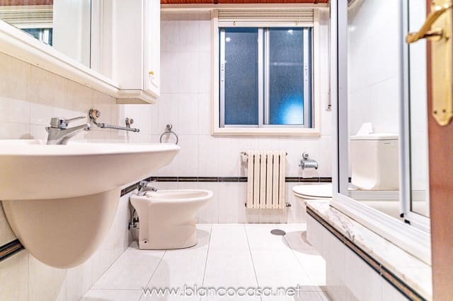 3 bedroom Flat for rent in Carballo - € 590 (Ref: 9388065)