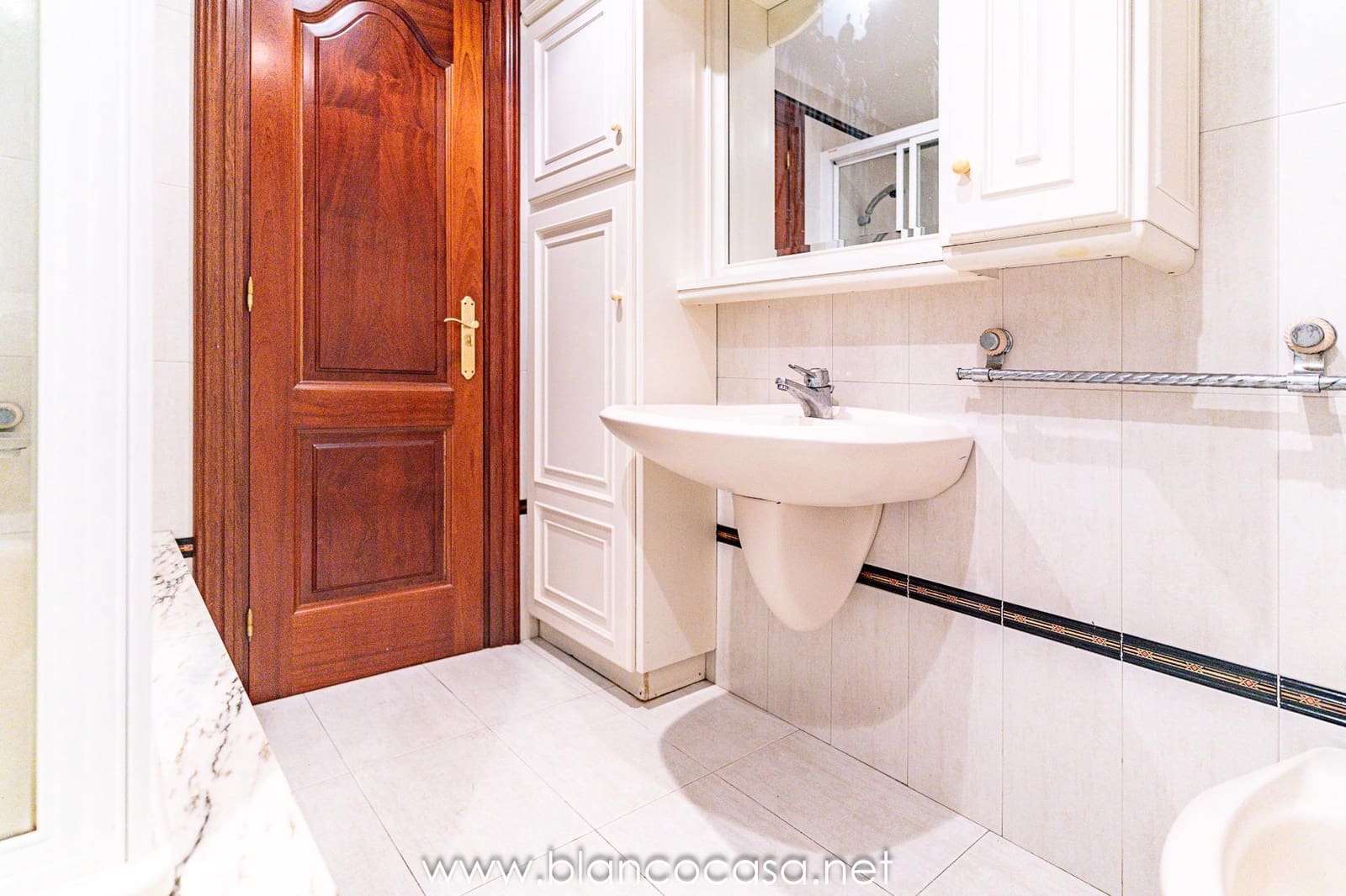 3 bedroom Flat for rent in Carballo - € 590 (Ref: 9388065)