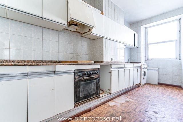 4 camera da letto Appartamento in vendita in A Coruña città - 149.900 € (Rif: 9406564)
