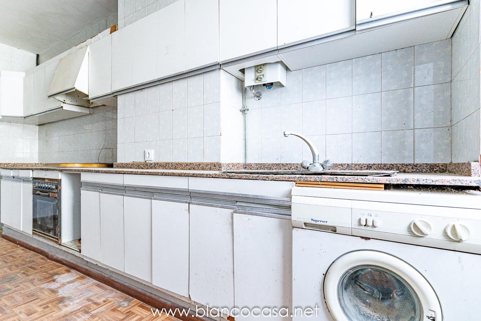 4 camera da letto Appartamento in vendita in A Coruna citta - 149.900 € (Rif: 9406564)