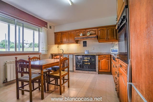 3 soverom Finca/Herregård til salgs i Carballo med garasje - € 249 999 (Ref: 9406743)