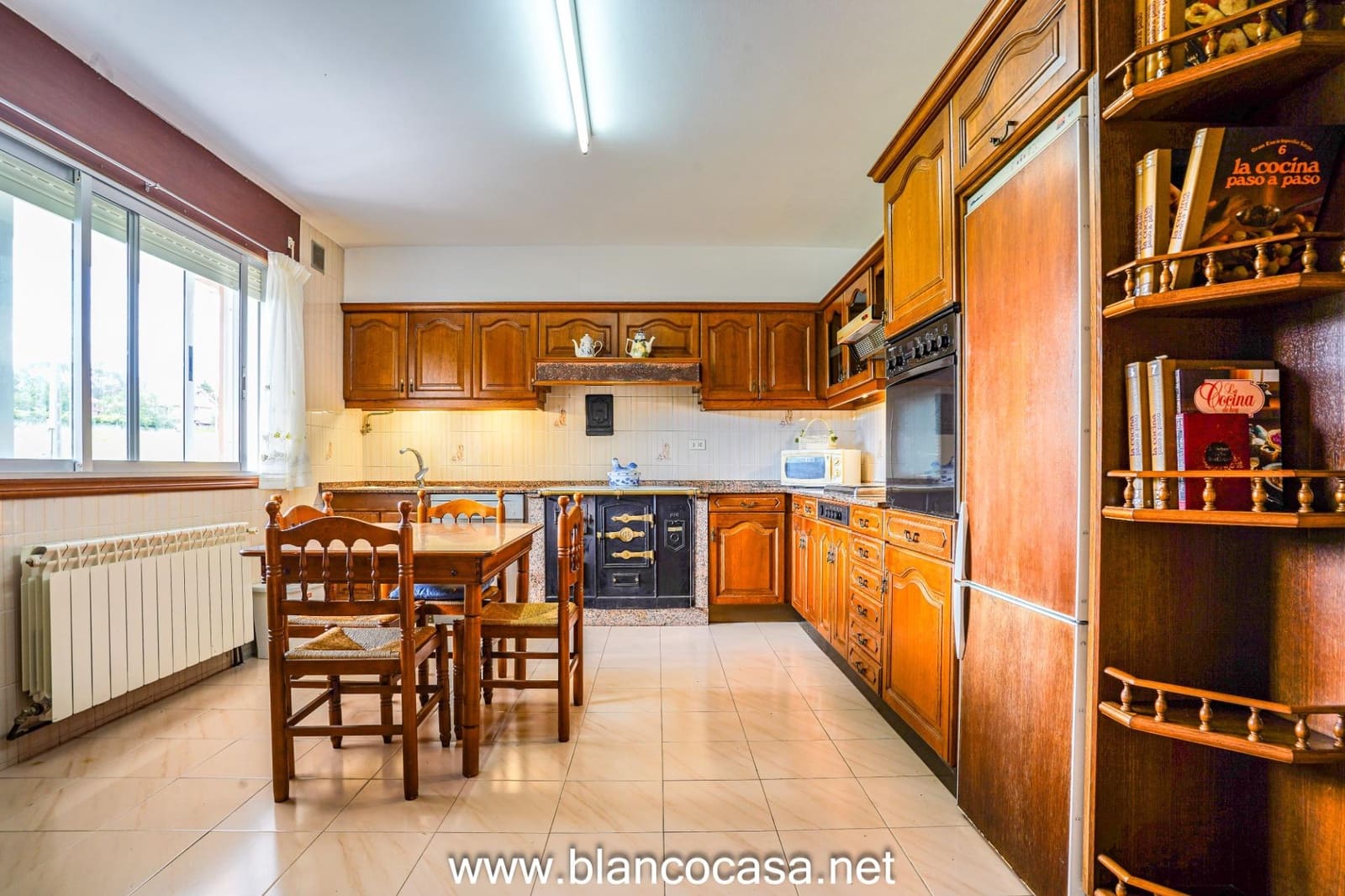 3 makuuhuone Maalaistalo myytävänä paikassa Carballo mukana 
autotalli - 249 999 € (Ref: 9406743)