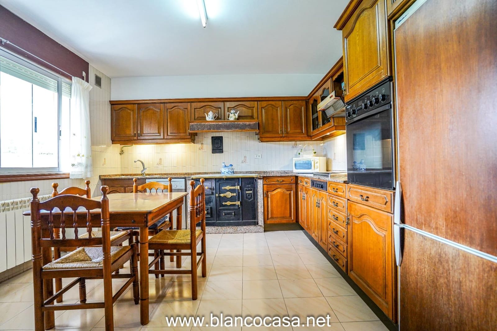 3 makuuhuone Maalaistalo myytävänä paikassa Carballo mukana 
autotalli - 249 999 € (Ref: 9406743)