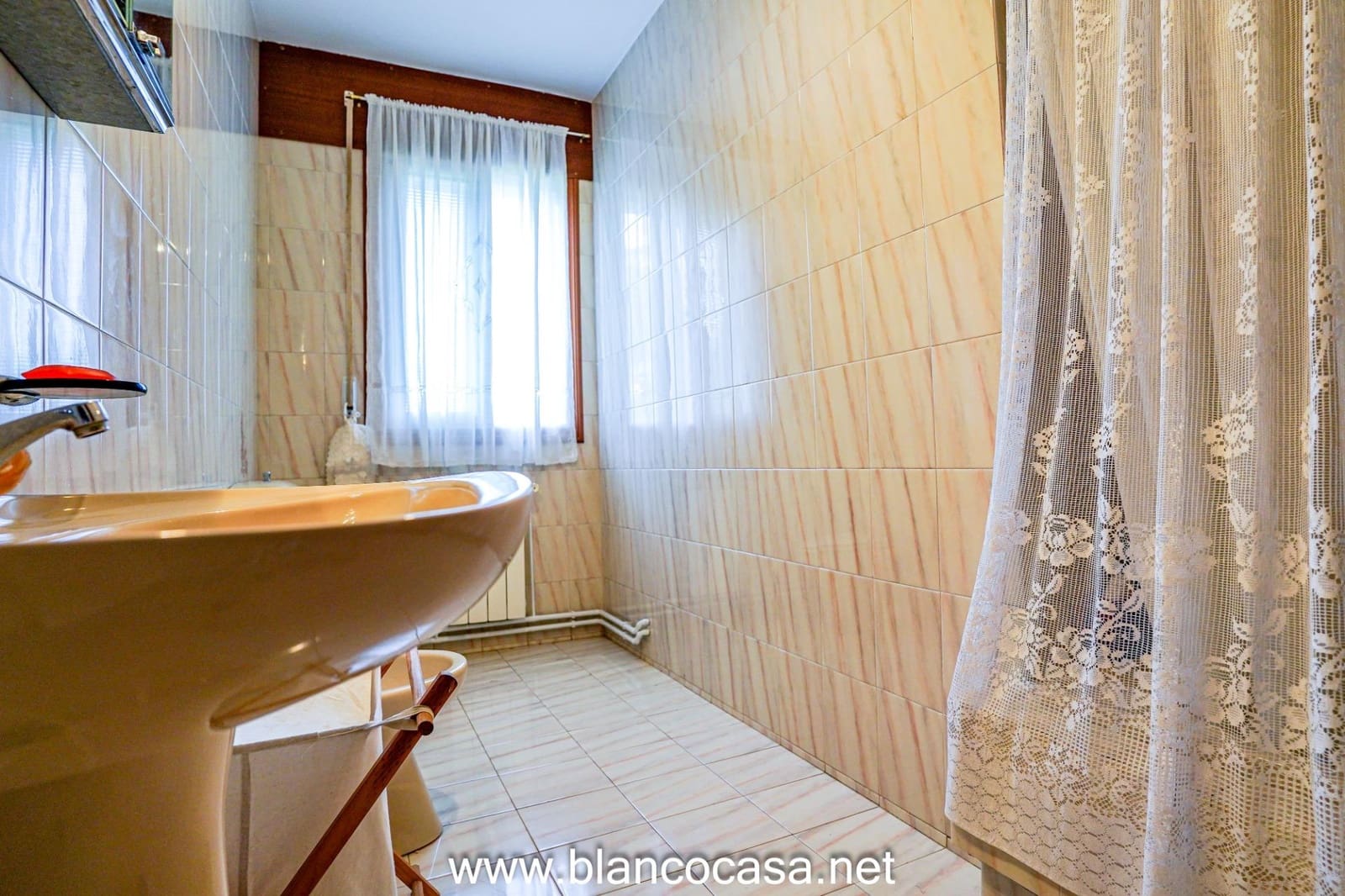 3 makuuhuone Maalaistalo myytävänä paikassa Carballo mukana 
autotalli - 249 999 € (Ref: 9406743)