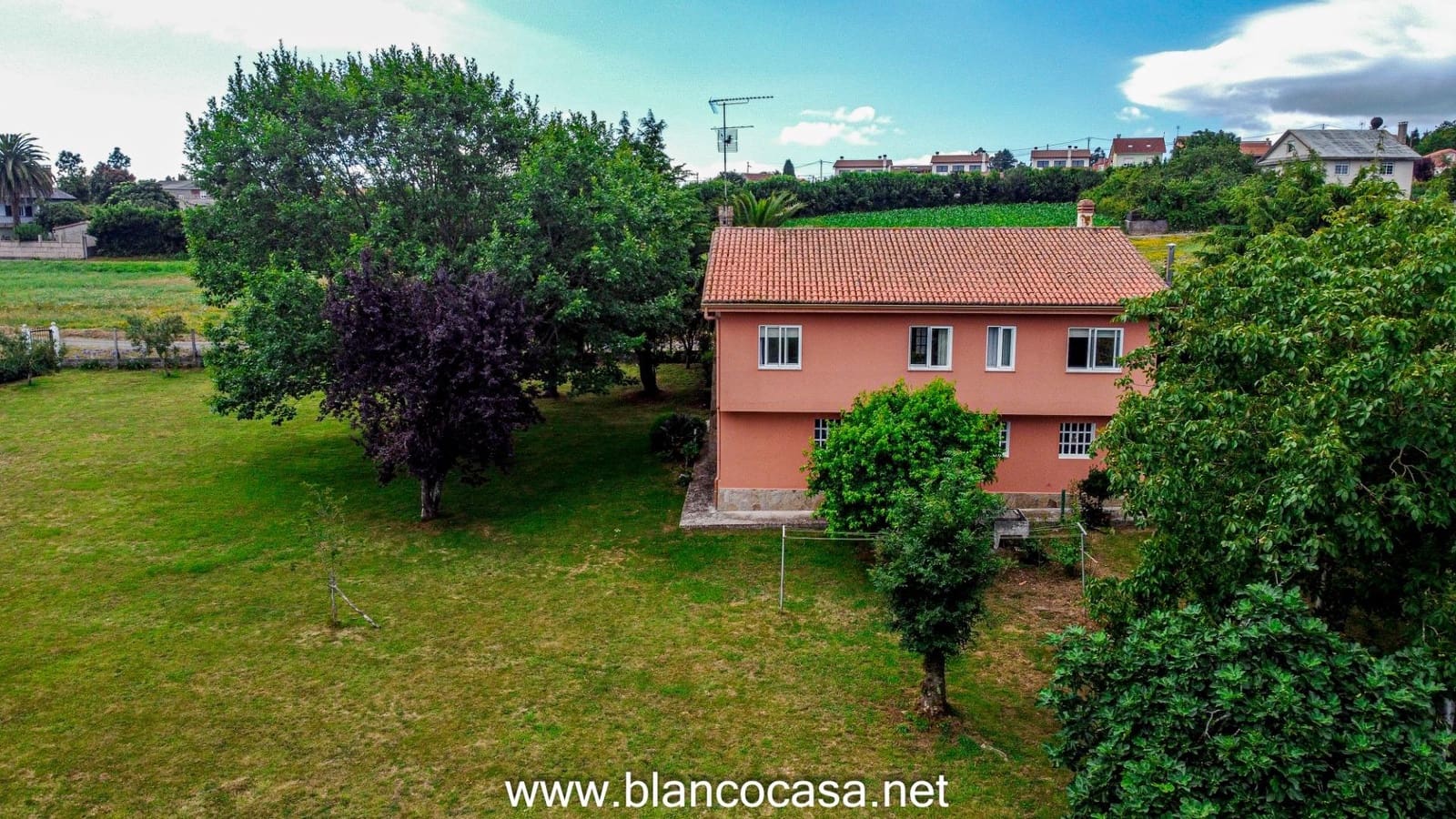 3 makuuhuone Maalaistalo myytävänä paikassa Carballo mukana 
autotalli - 249 999 € (Ref: 9406743)