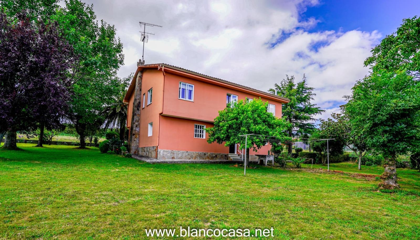 3 makuuhuone Maalaistalo myytävänä paikassa Carballo mukana 
autotalli - 249 999 € (Ref: 9406743)