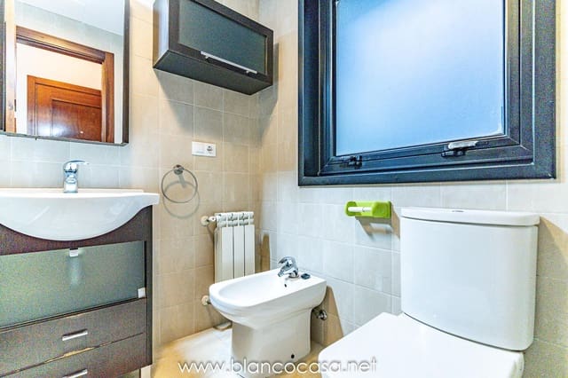 2 bedroom Apartment for rent in Carballo with garage - € 550 (Ref: 9419573)