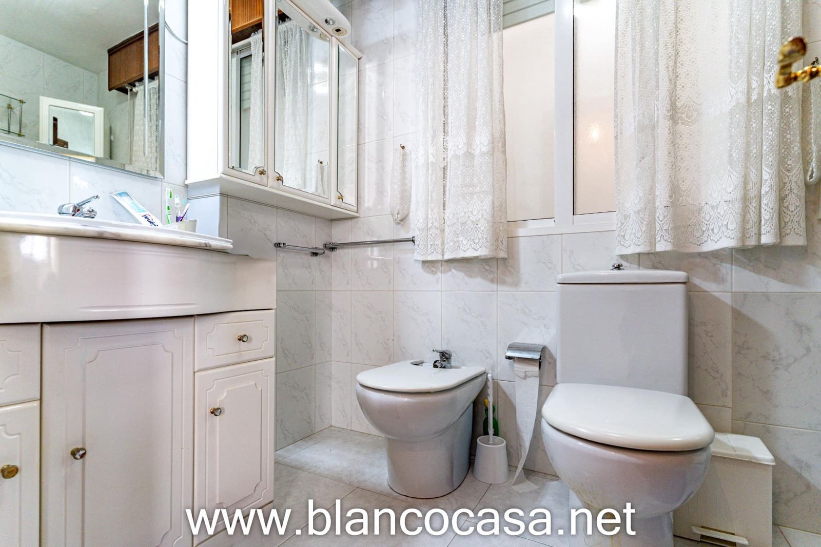 Piso de 3 habitaciones en Carballo en venta - 115.000 € (Ref: 9446505)