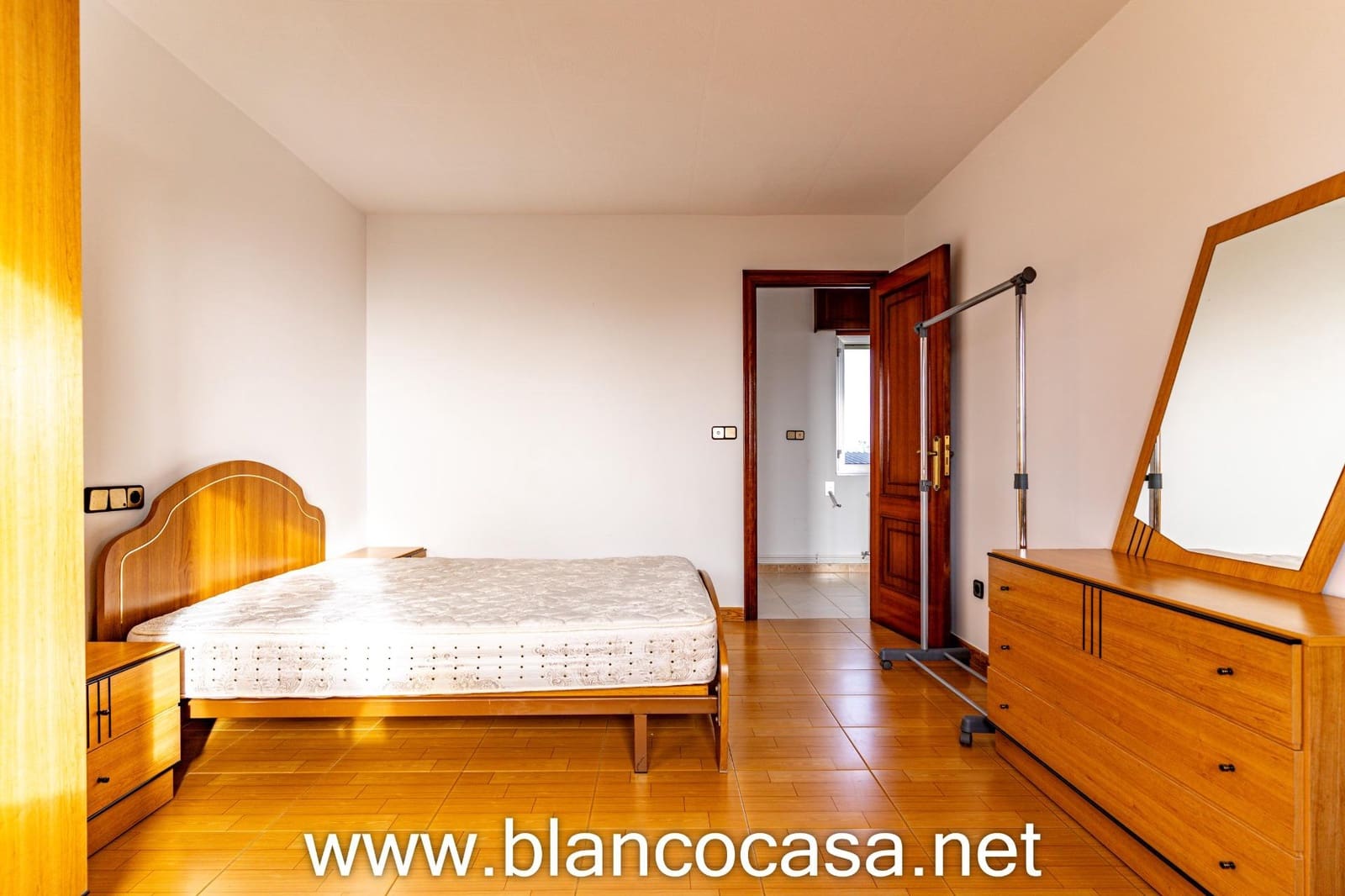 4 sypialnia Finka/Dom wiejski na sprzedaż w Carballo - 139 999 € (Ref: 9452259)