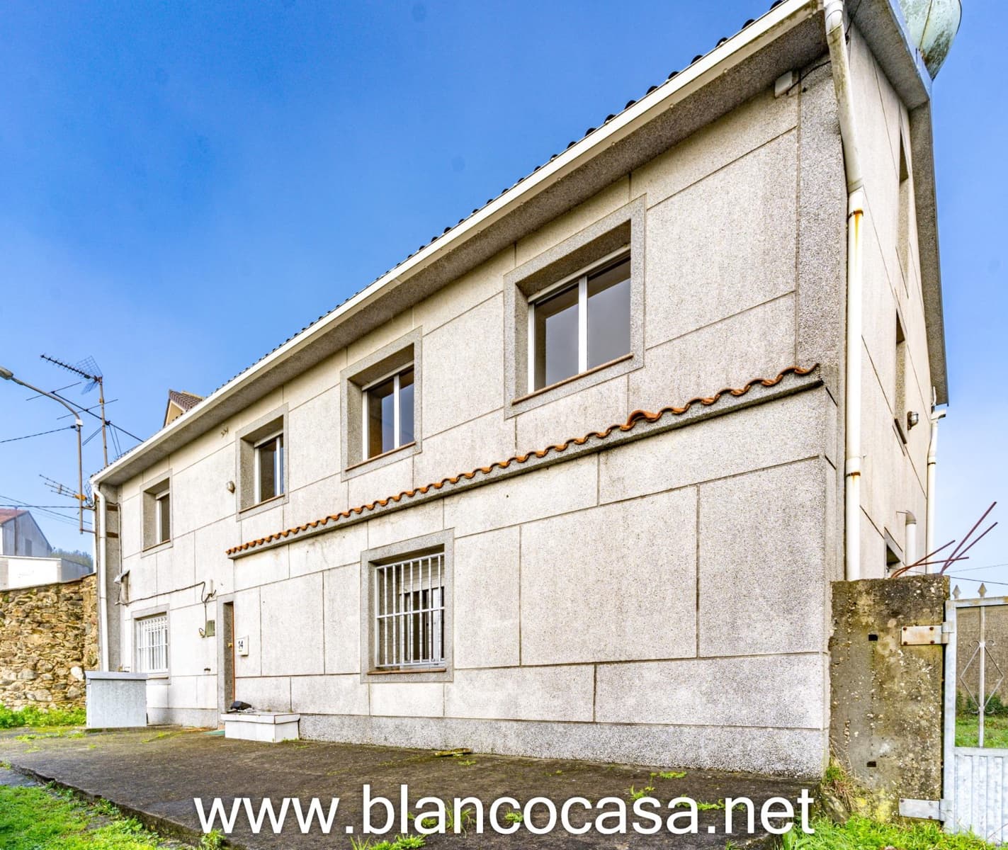 4 sypialnia Finka/Dom wiejski na sprzedaż w Carballo - 139 999 € (Ref: 9452259)