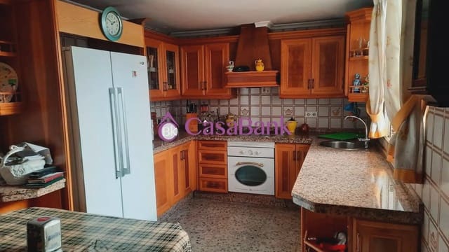 10 sypialnia Dom na sprzedaż w Santa Marina, Miasto Kordoba z garażem - 450 000 € (Ref: 9904754)