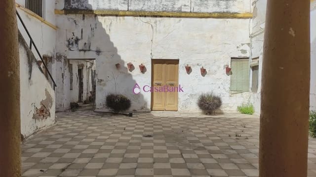 10 slaapkamer Huis te koop in La Magdalena, Córdoba stad - € 300.000 (Ref: 9904755)
