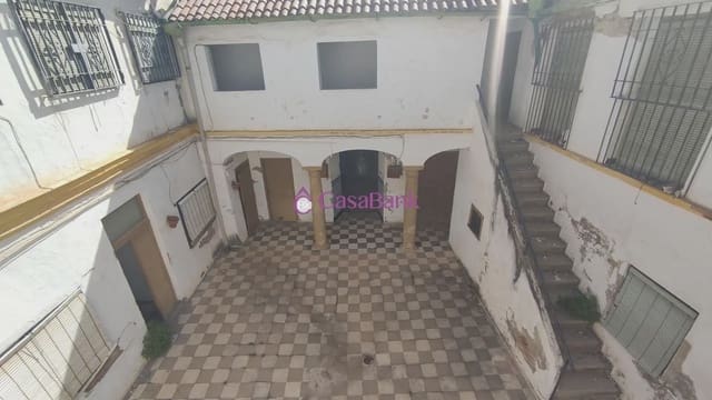 10 slaapkamer Huis te koop in La Magdalena, Córdoba stad - € 300.000 (Ref: 9904755)