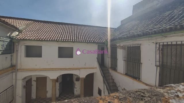 10 slaapkamer Huis te koop in La Magdalena, Córdoba stad - € 300.000 (Ref: 9904755)