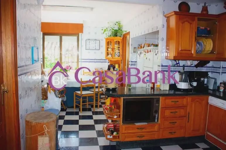 10 soverom Villa til salgs i Cordoba by med svømmebasseng garasje - € 690 000 (Ref: 9904756)
