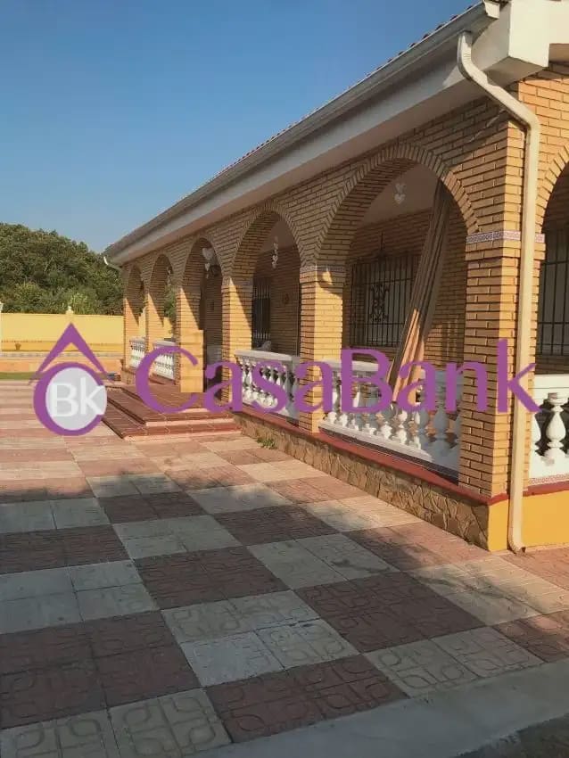 Chalet de 4 habitaciones en Córdoba ciudad en venta con piscina - 245.000 € (Ref: 9904763)