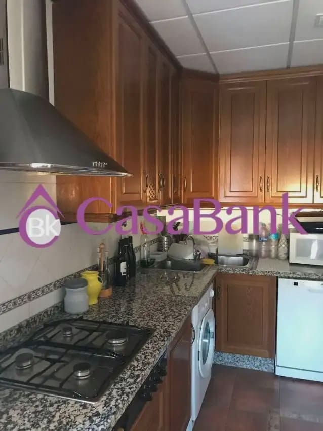 Chalet de 4 habitaciones en Córdoba ciudad en venta con piscina - 245.000 € (Ref: 9904763)