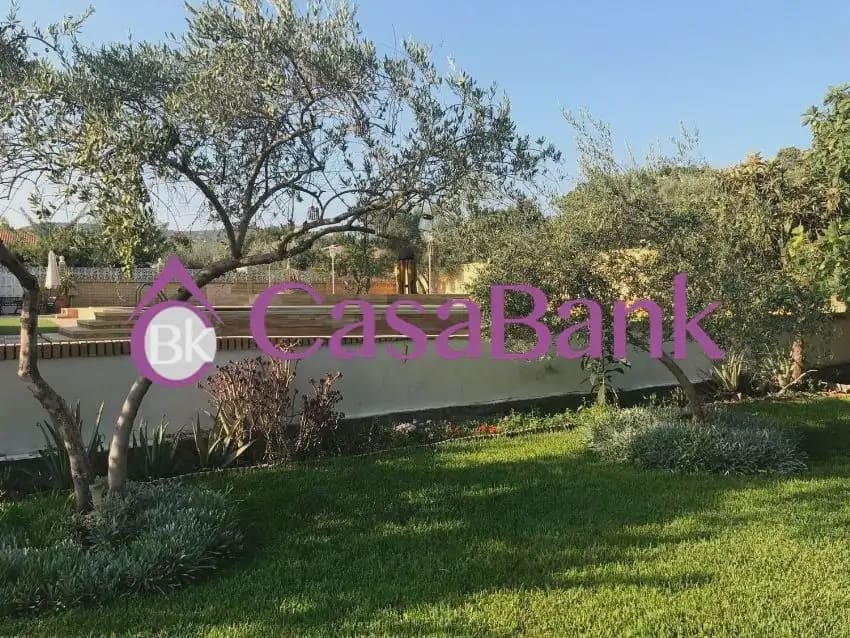Chalet de 4 habitaciones en Córdoba ciudad en venta con piscina - 245.000 € (Ref: 9904763)