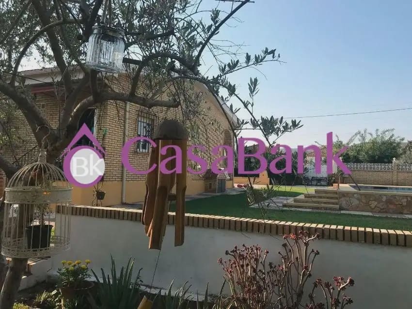 Chalet de 4 habitaciones en Córdoba ciudad en venta con piscina - 245.000 € (Ref: 9904763)