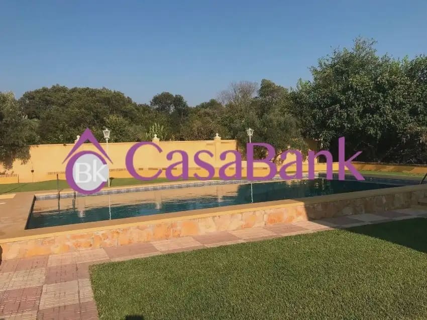 Chalet de 4 habitaciones en Córdoba ciudad en venta con piscina - 245.000 € (Ref: 9904763)