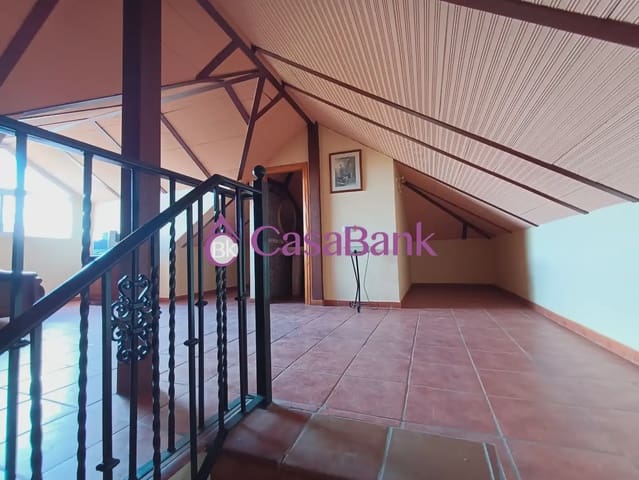 2 sypialnia Willa na sprzedaż w Electromecánicas, Miasto Kordoba z basenem - 204 000 € (Ref: 9904768)