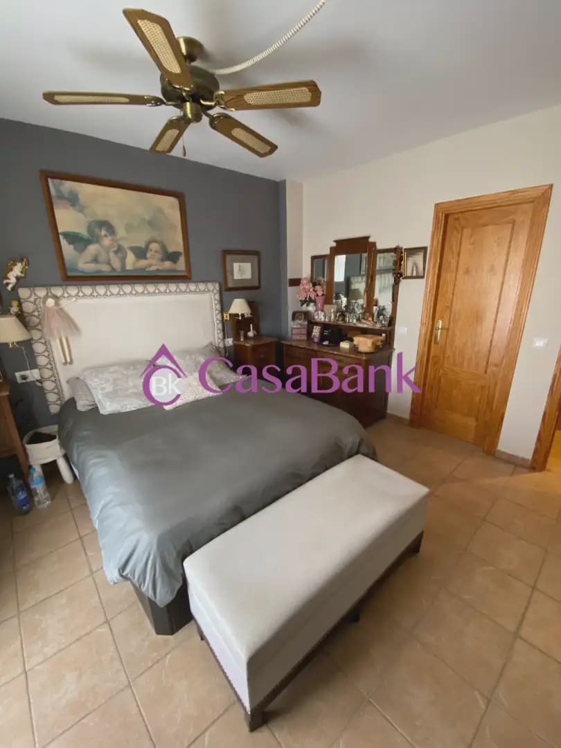 Chalet de 4 habitaciones en Córdoba ciudad en venta con piscina - 365.000 € (Ref: 9904773)