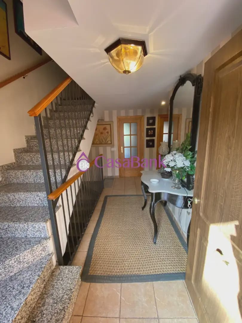 Chalet de 4 habitaciones en Córdoba ciudad en venta con piscina - 365.000 € (Ref: 9904773)