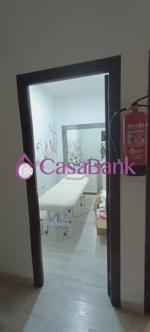 Komercyjne na sprzedaż w Miasto Kordoba - 244 800 € (Ref: 9904774)