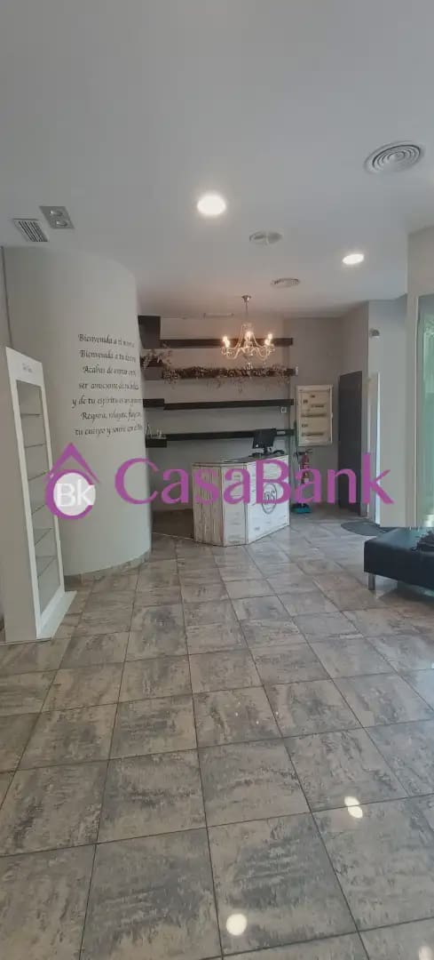 Komercyjne na sprzedaż w Miasto Kordoba - 244 800 € (Ref: 9904774)