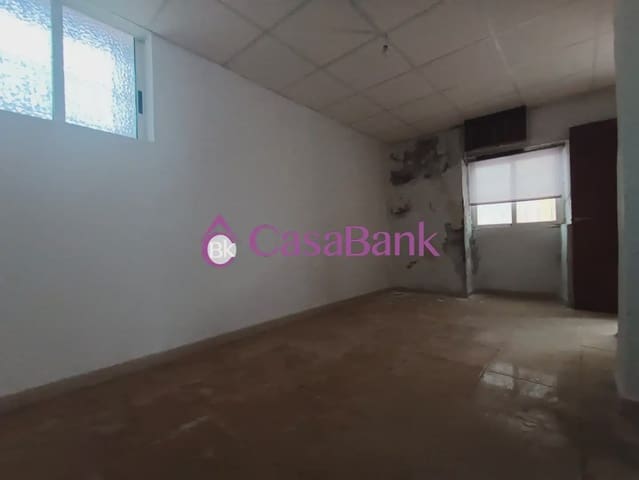 5 sypialnia Willa na sprzedaż w Centro Comercial, Miasto Kordoba z garażem - 275 000 € (Ref: 9904779)
