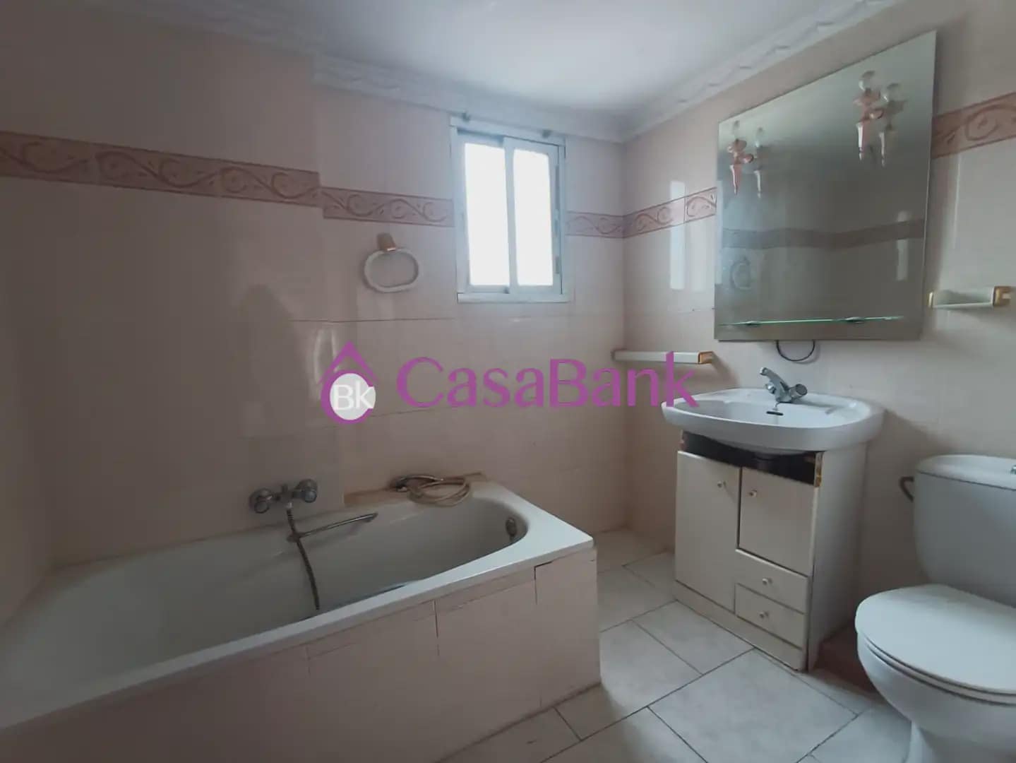 5 soverom Villa til salgs i Cordoba by med garasje - € 275 000 (Ref: 9904779)