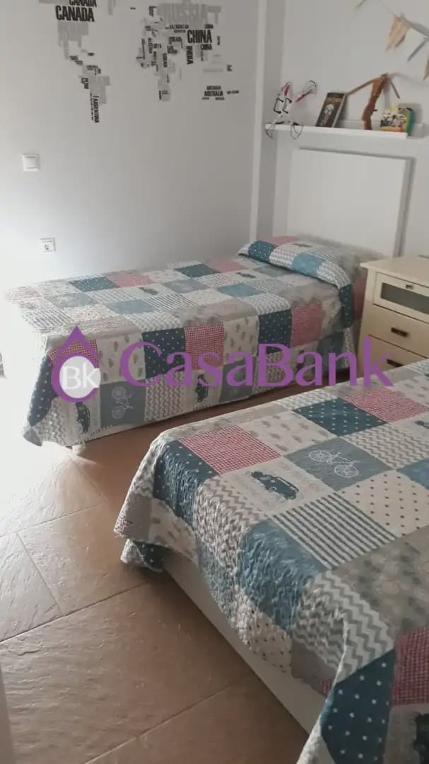 Chalet de 3 habitaciones en Córdoba ciudad en venta - 240.000 € (Ref: 9904790)