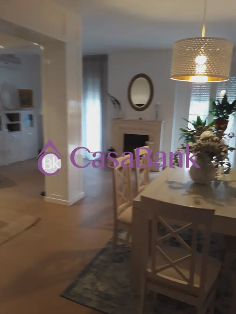Chalet de 3 habitaciones en Córdoba ciudad en venta - 240.000 € (Ref: 9904790)
