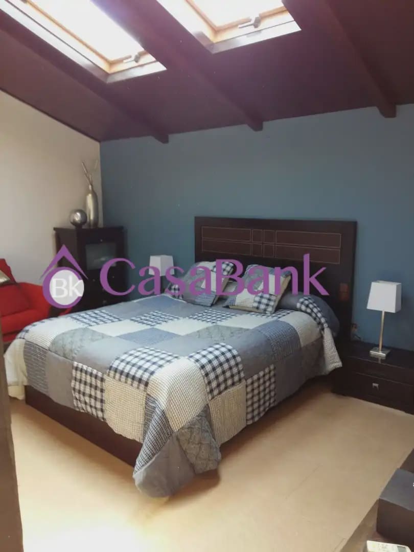 Chalet de 3 habitaciones en Córdoba ciudad en venta - 240.000 € (Ref: 9904790)