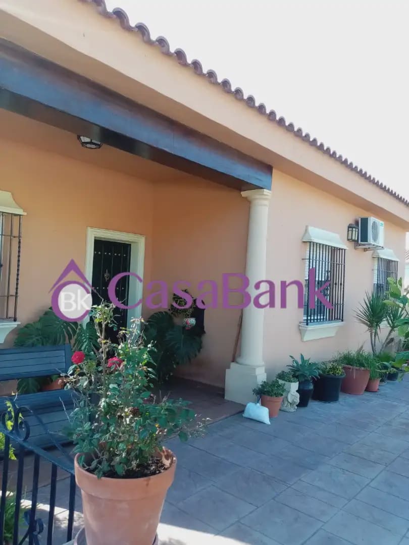 Chalet de 3 habitaciones en Córdoba ciudad en venta con piscina - 185.000 € (Ref: 9904791)