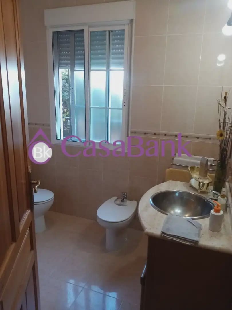 Chalet de 3 habitaciones en Córdoba ciudad en venta con piscina - 185.000 € (Ref: 9904791)