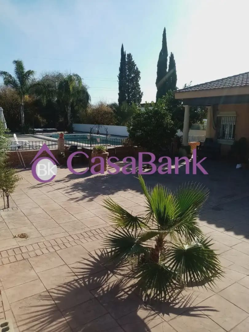 Chalet de 3 habitaciones en Córdoba ciudad en venta con piscina - 185.000 € (Ref: 9904791)