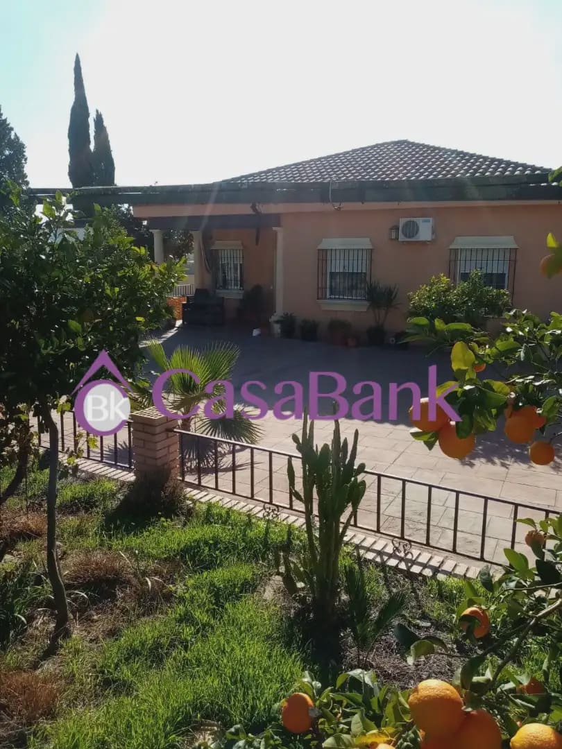 Chalet de 3 habitaciones en Córdoba ciudad en venta con piscina - 185.000 € (Ref: 9904791)