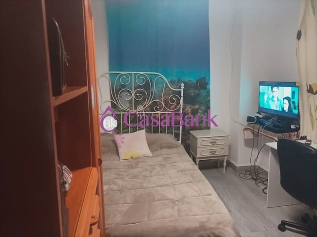 2 slaapkamer Flat te koop in San Francisco-Ribera, Córdoba stad - € 143.500 (Ref: 9904792)