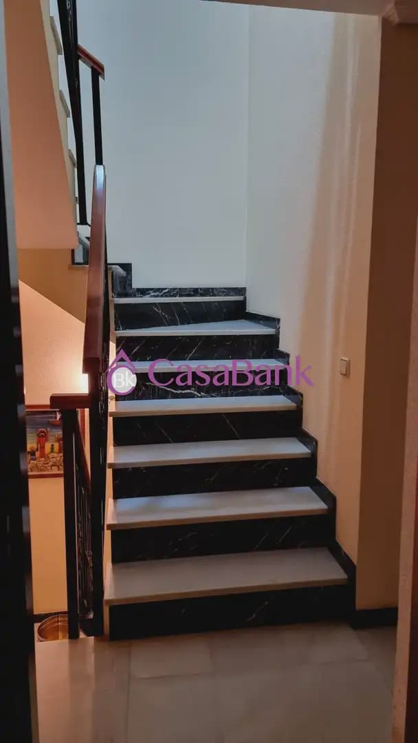 5 sypialnia Dom na sprzedaż w Miasto Kordoba z garażem - 375 000 € (Ref: 9904794)