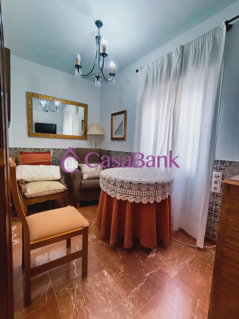 4 Zimmer Wohnung zu verkaufen in Cordoba Stadt - 240.000 € (Ref: 9904800)