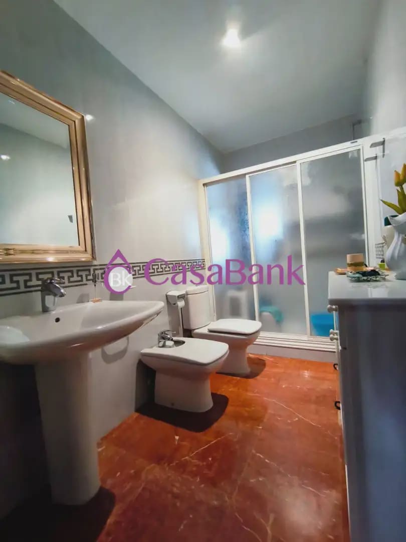 4 Zimmer Wohnung zu verkaufen in Cordoba Stadt - 240.000 € (Ref: 9904800)