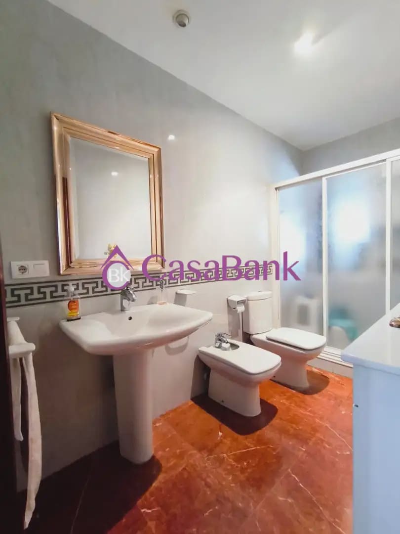 4 Zimmer Wohnung zu verkaufen in Cordoba Stadt - 240.000 € (Ref: 9904800)
