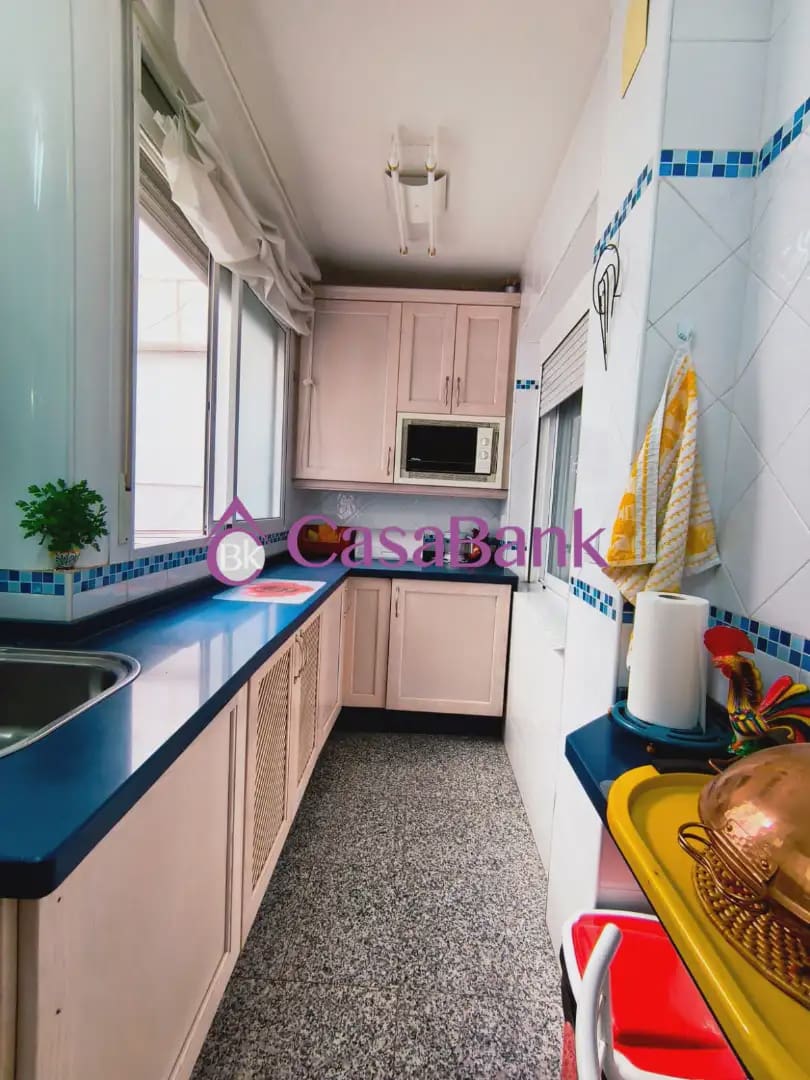 4 Zimmer Wohnung zu verkaufen in Cordoba Stadt - 240.000 € (Ref: 9904800)