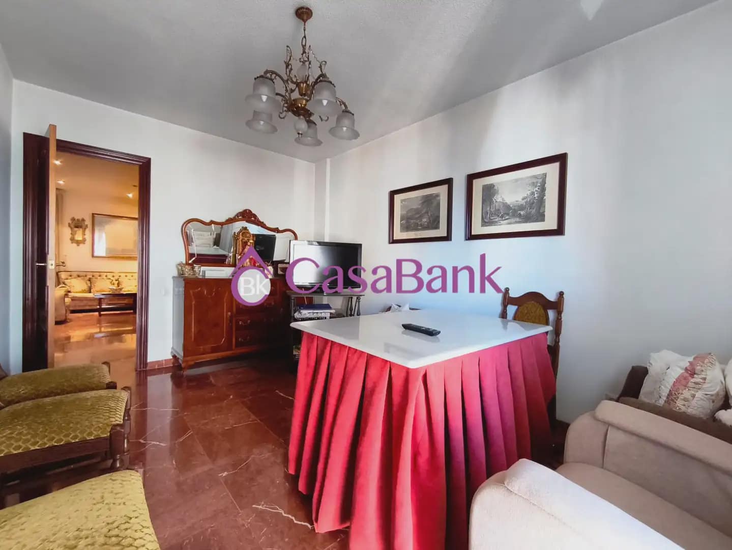 4 Zimmer Wohnung zu verkaufen in Cordoba Stadt - 240.000 € (Ref: 9904800)